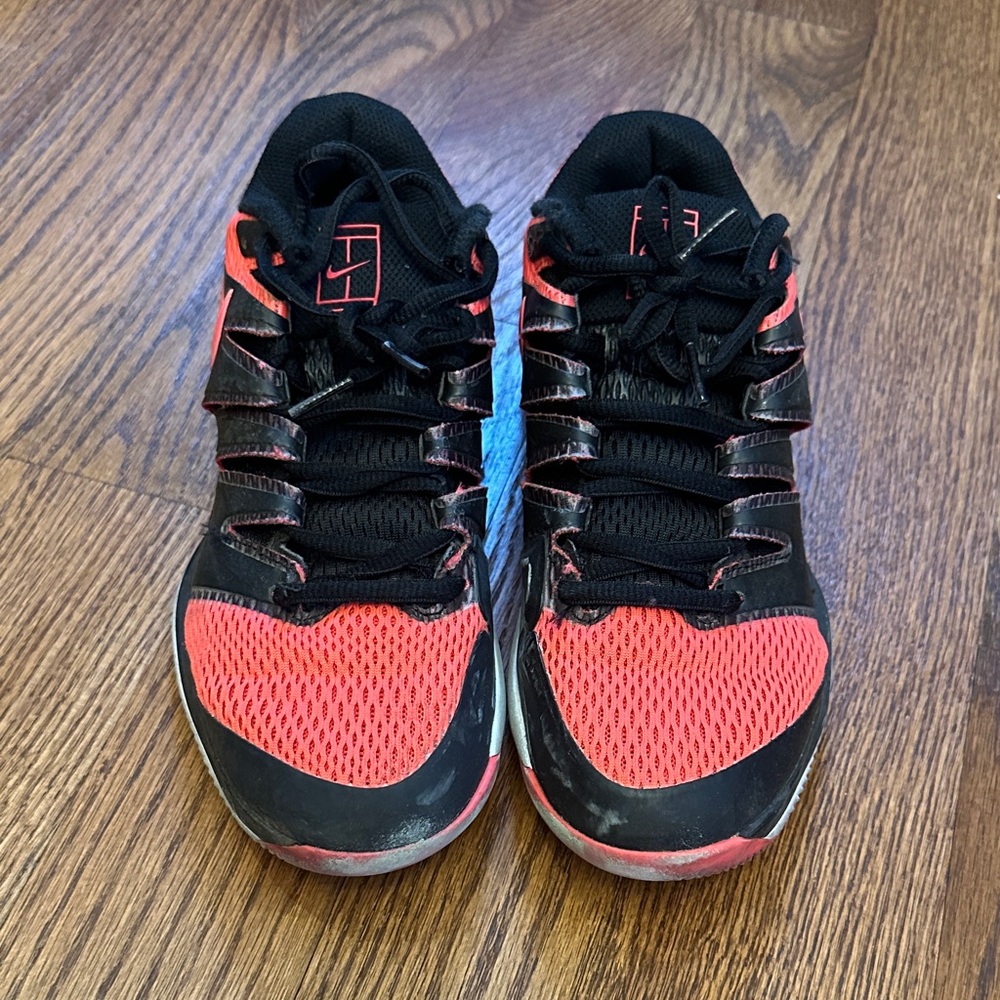 GUC Nike Pink and Black Tennis Sneakers; 7